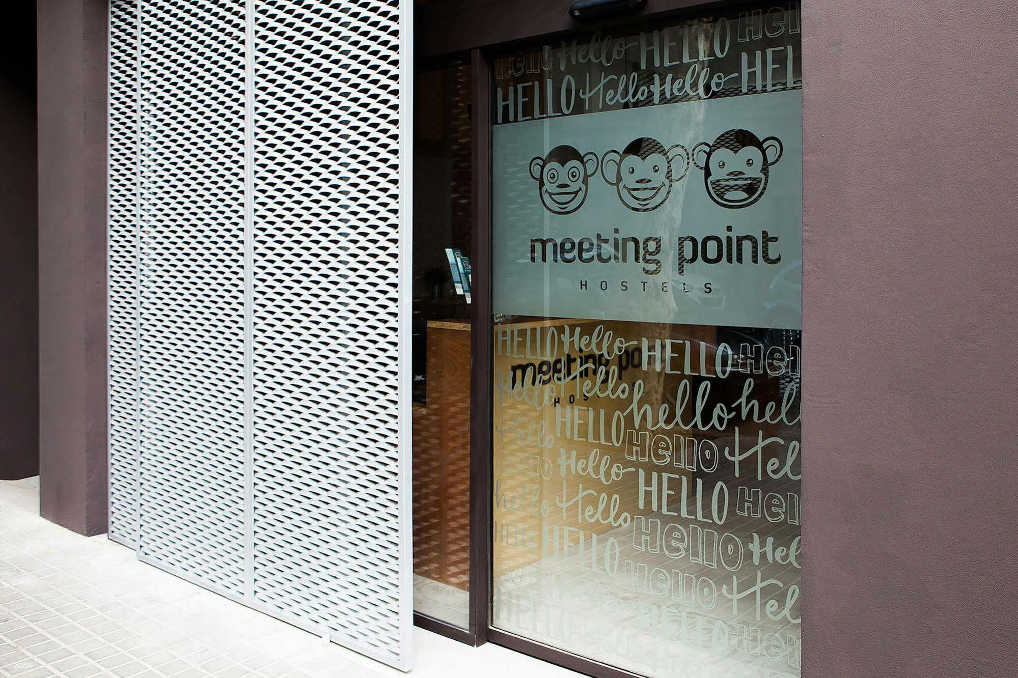 Meeting Point Hostels Barcelona Exterior photo